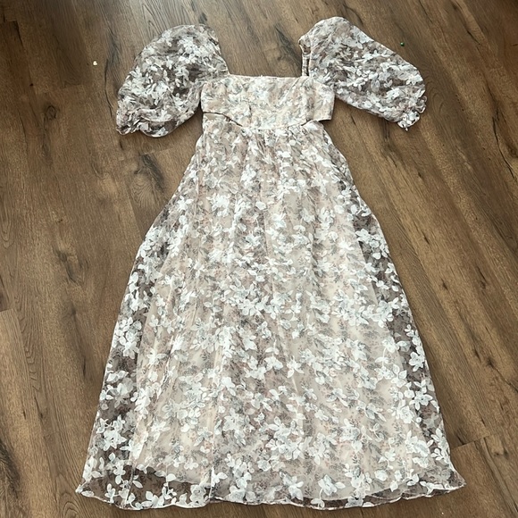 Storia Dresses & Skirts - Storia Floral Maxi Dress